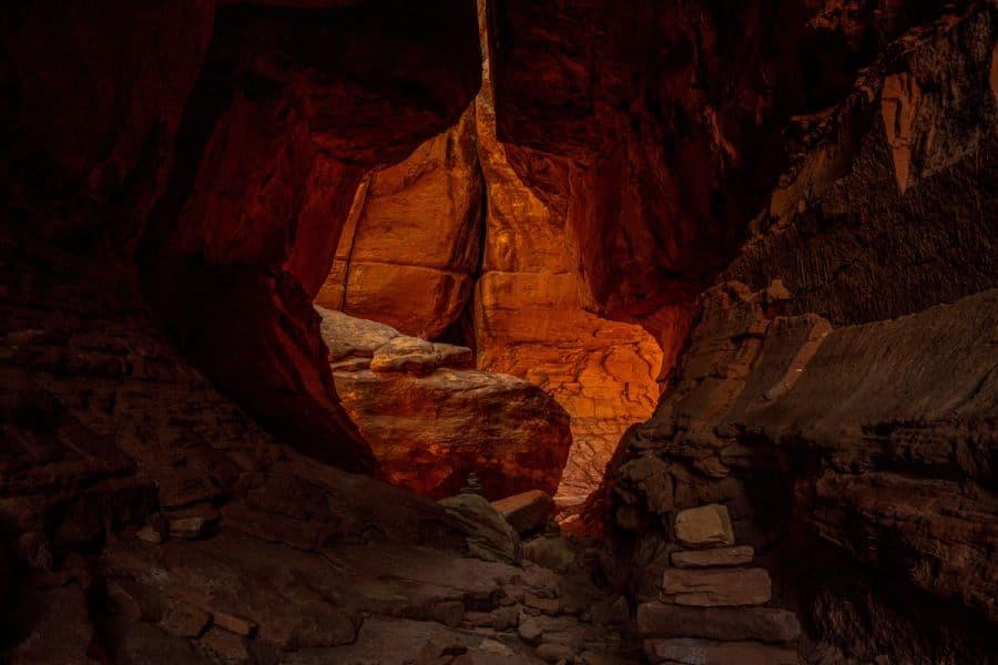 The Joint Trail, a narrow slot between rock walls